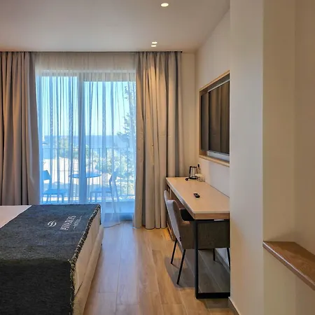 Hotel Avaris