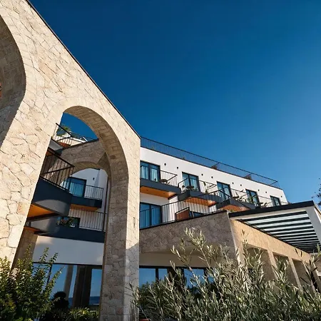 Hotel Avaris