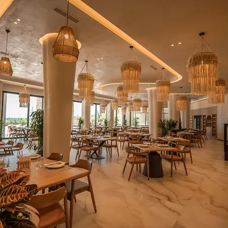 Avaris Hotel