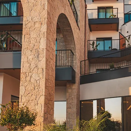 Hotel Avaris 5*