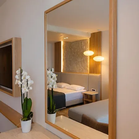 Avaris Hotel
