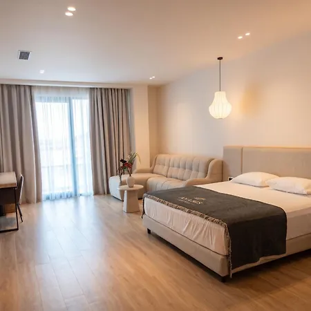 Avaris Hotel Dhërmi