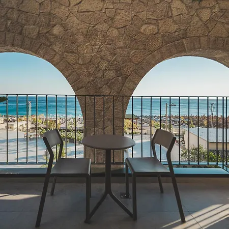 Avaris Hotell 5*